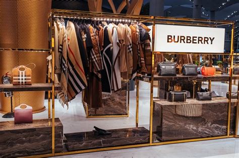 burberry italia sede centrale|burberry online shop italia.